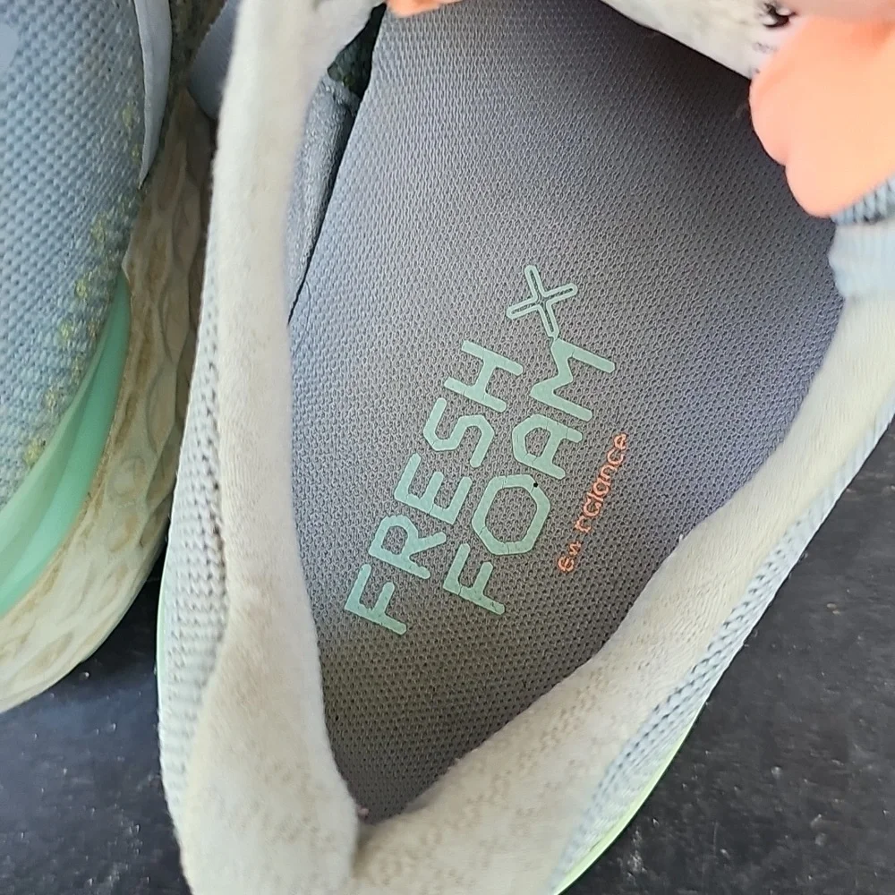 New Balance Women's Light Gray and Mint Athletic Shoes Sz 8 - Picture 10 of 10